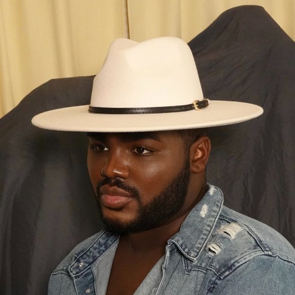 Ivory Fedora with Buckle Band - Picture 2 of 3